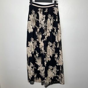 D.Exterior Floral Lace Maxi Skirt